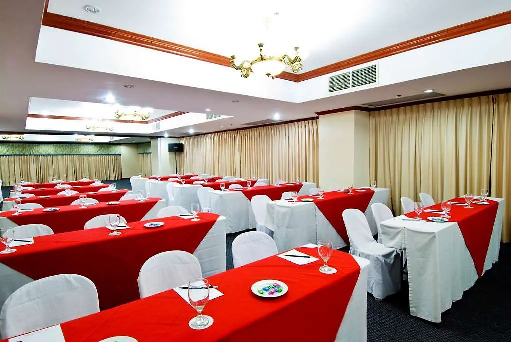 Berjaya Makati Hotel Makati City 3*,